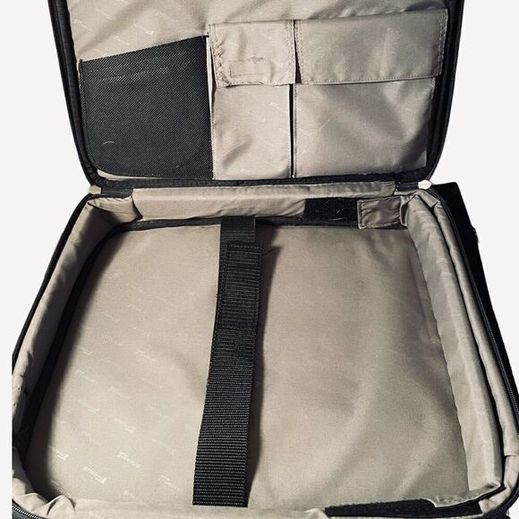 Targus Nylon 15.6" Notepac Laptop Case with shoulder strap - Black - Picture 2 of 7